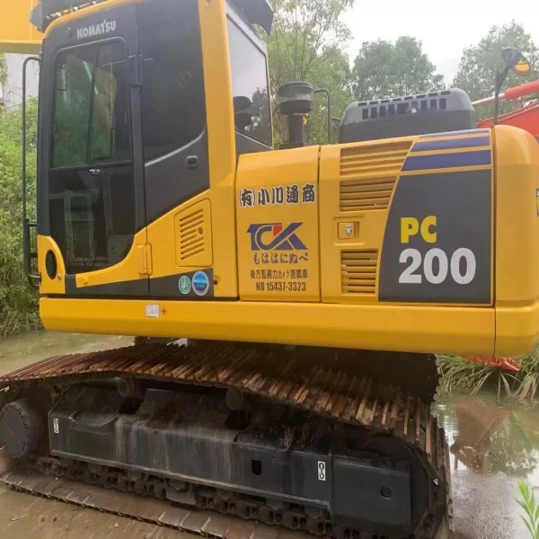 Used Komatsu PC200-8 Excavator
