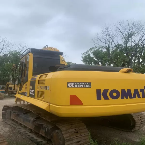Used Komatsu PC220-8 Excavator