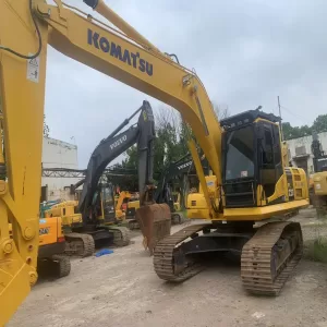 Used Komatsu PC220-8 Excavator