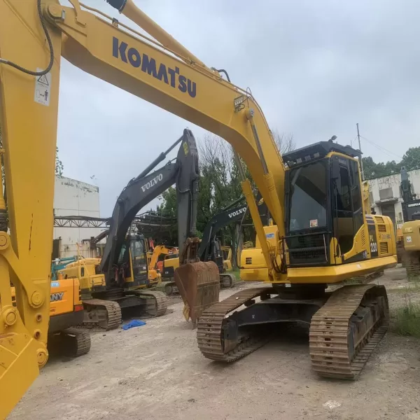 Used Komatsu PC220-8 Excavator