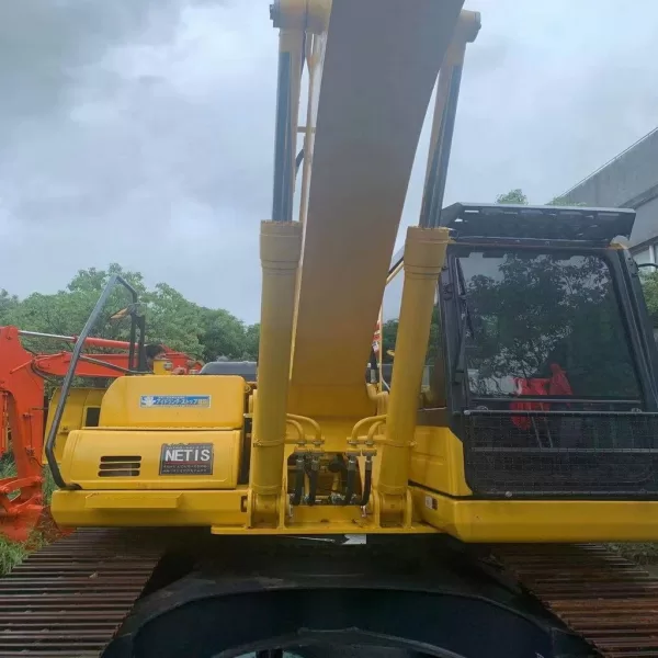 Used Komatsu PC200-8 Excavator