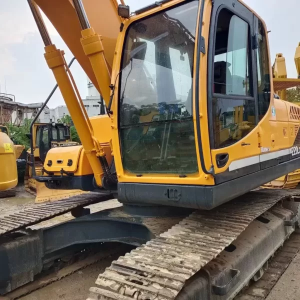 Used Hyundai R220 Excavator