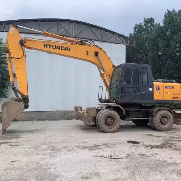 Used Hyundai R210-7 Excavator