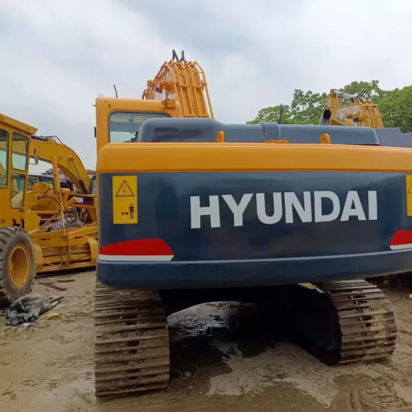 Used Hyundai R220 Excavator