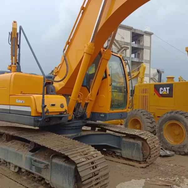 Used Hyundai R220 Excavator